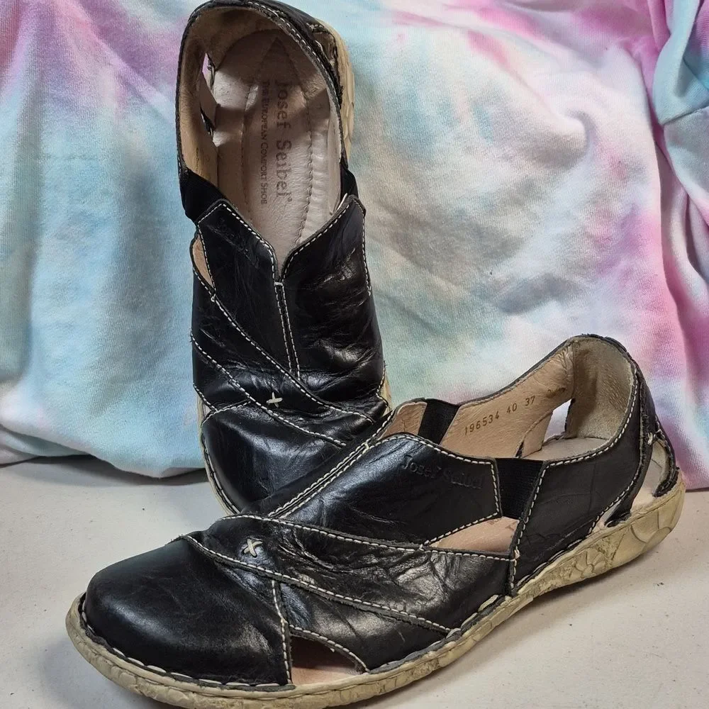 Josef Seibel Size 40 Black Leather Pull On Flat